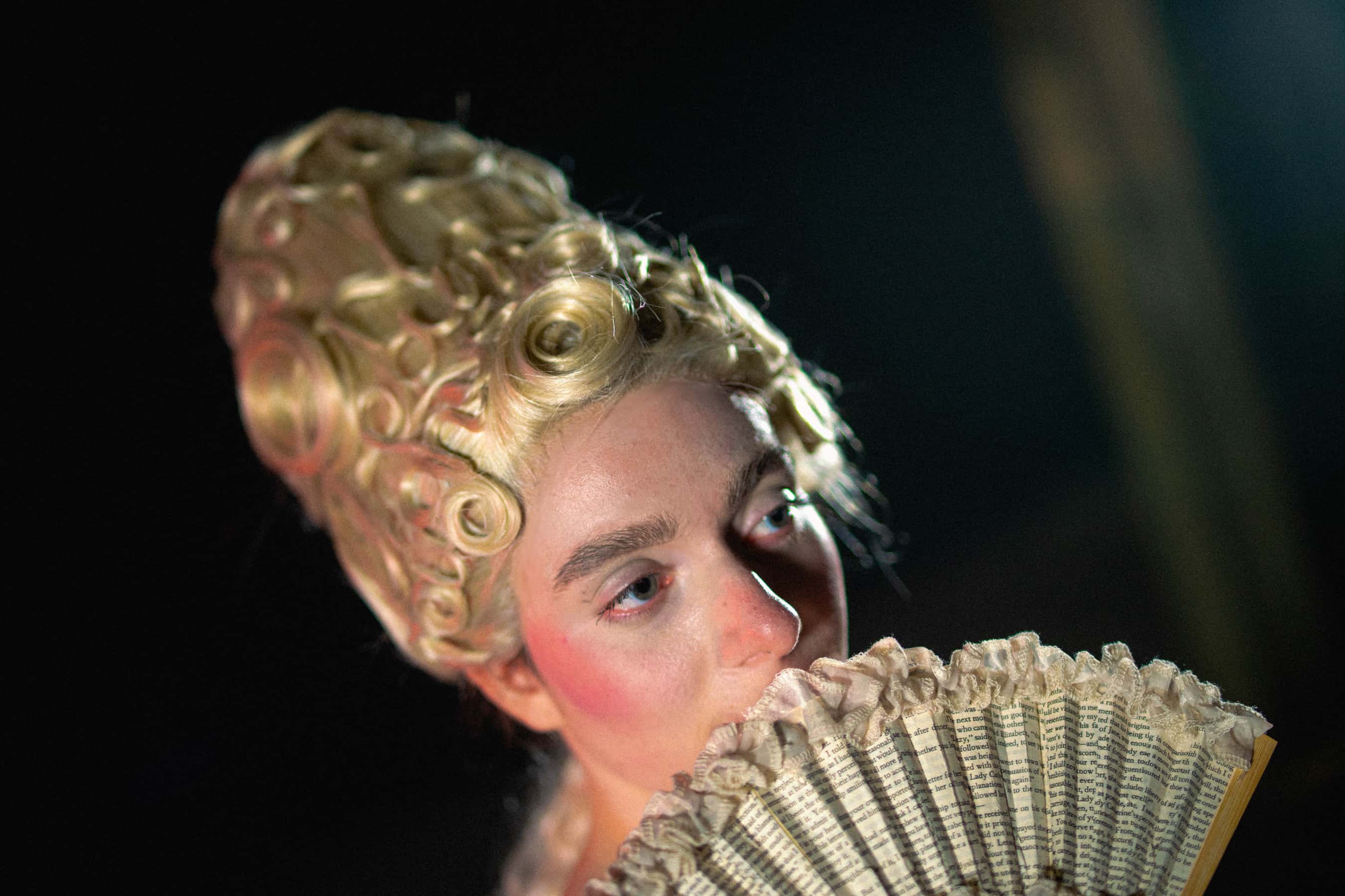 Orlando wig close up