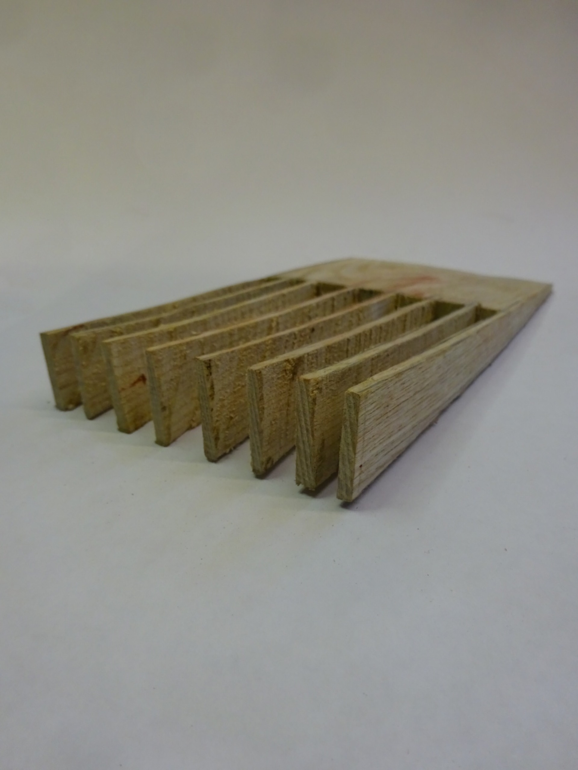 A grate, filter like wedge.