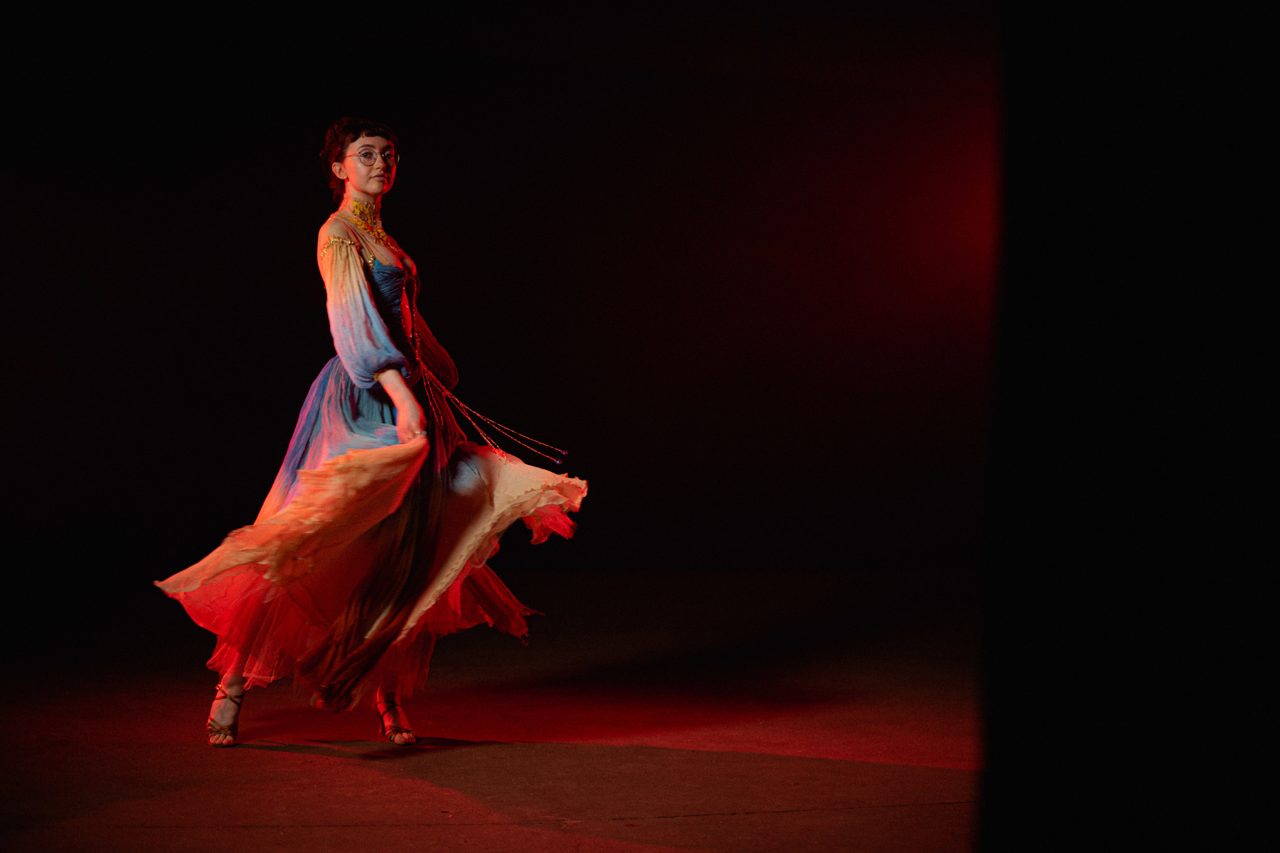 Anna Leonowens, The King and I- Front In Motion
